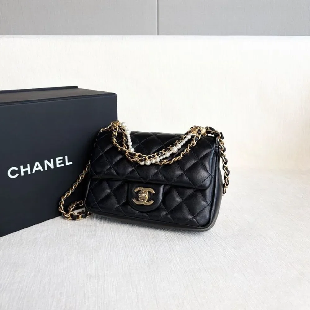 Chanel Women Pre-Loved Bag Very Good Condition - Picture 4 of 9